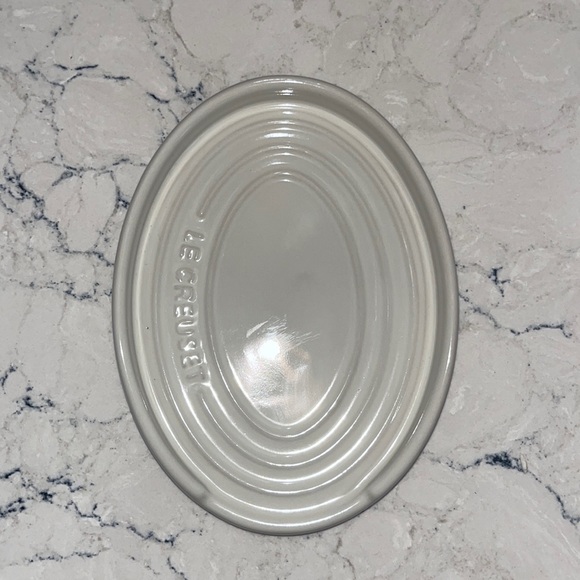 Le Creuset Other - Le Creuset spoon rest in white NWT